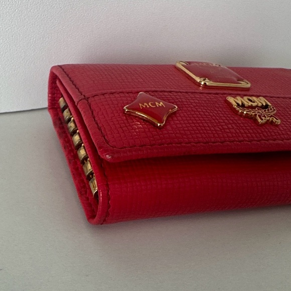 MCM Red 6 Ring Key Case Holder with charms and COA - Picture 8 of 12